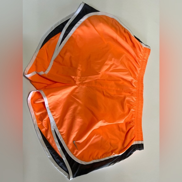 Nike Pants - Nike DRY-FIT Tempo Fashion Shorts